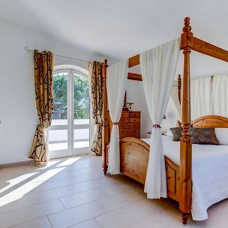 Villa Barlavento - Stunning 4-Bedroom Villa With Tennis Court カルヴォエイロ エクステリア 写真