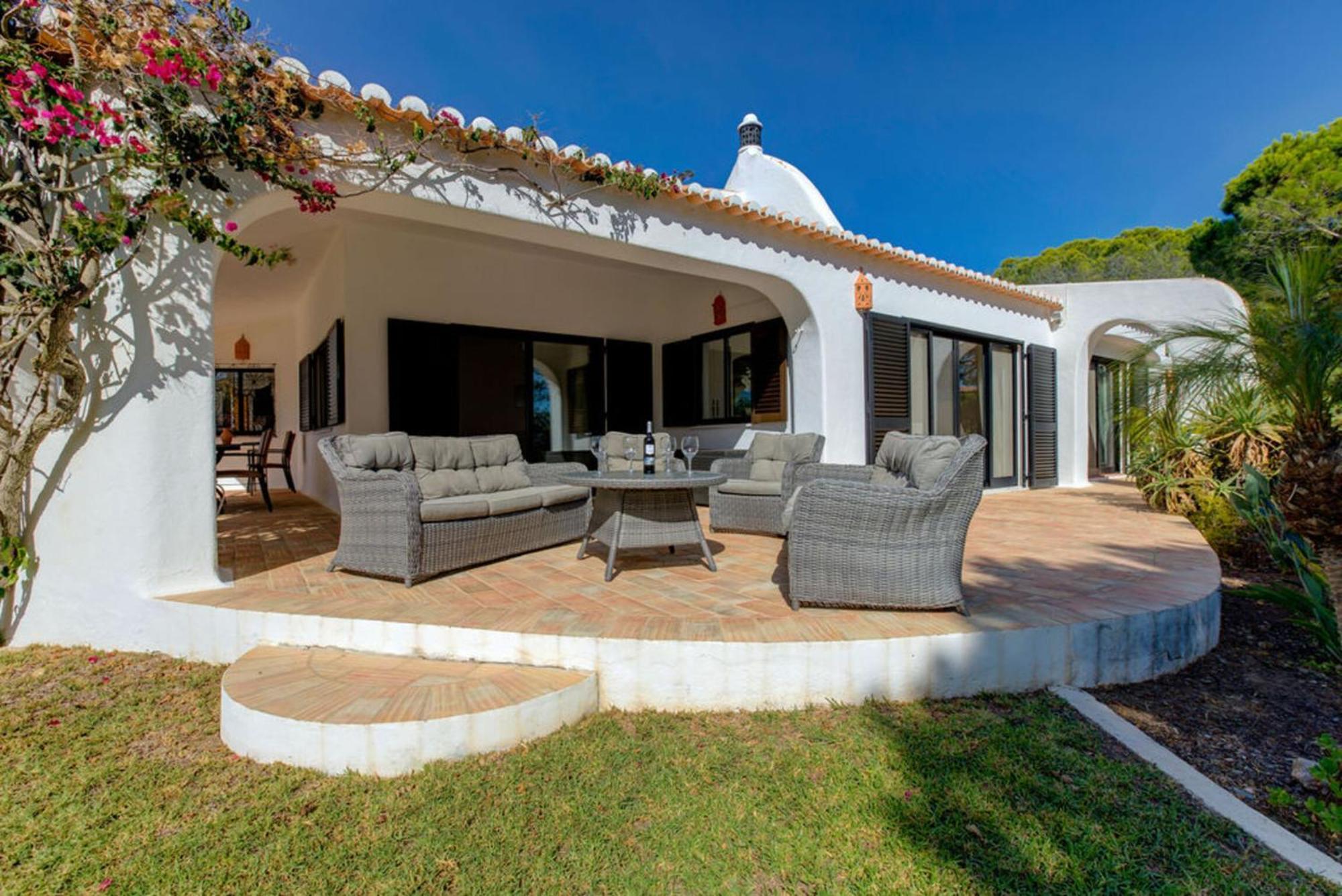 Villa Barlavento - Stunning 4-Bedroom Villa With Tennis Court カルヴォエイロ エクステリア 写真