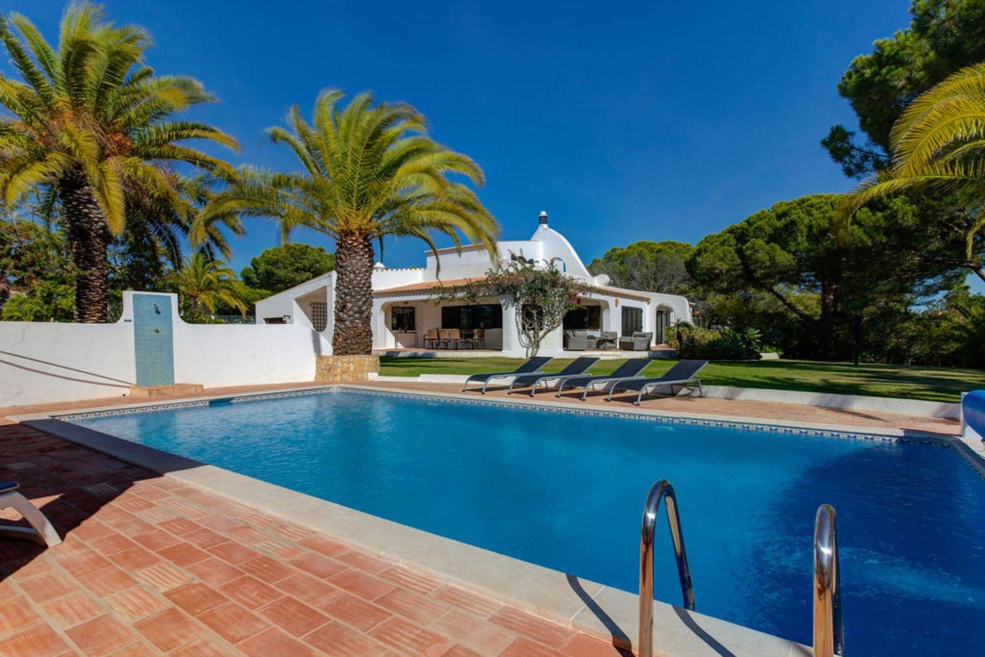 Villa Barlavento - Stunning 4-Bedroom Villa With Tennis Court カルヴォエイロ エクステリア 写真