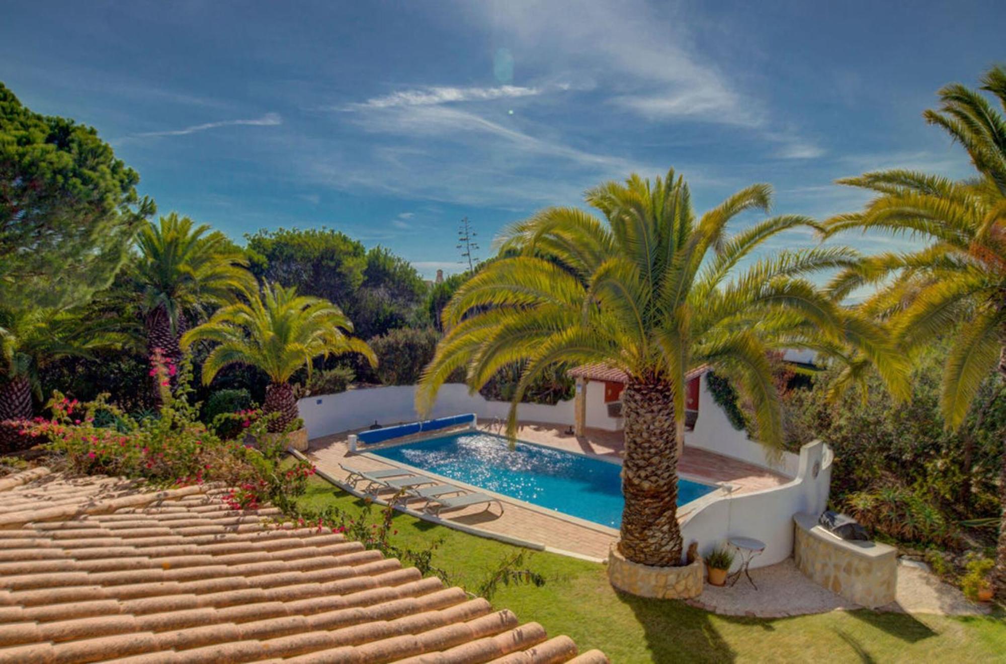 Villa Barlavento - Stunning 4-Bedroom Villa With Tennis Court カルヴォエイロ エクステリア 写真
